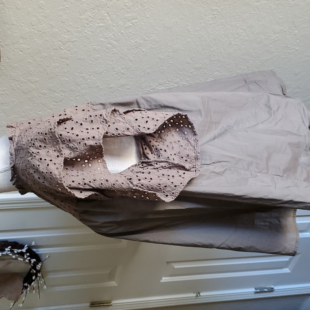 Eyelet top - Picture 4 of 4